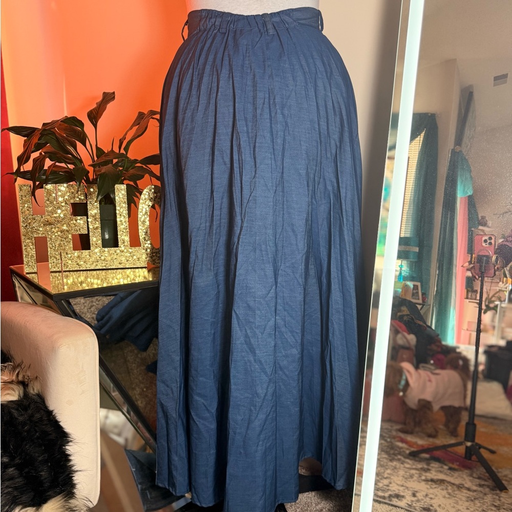 Elegant Blue Pleated Maxi Skirt w/ Pockets - Picture 3 of 7